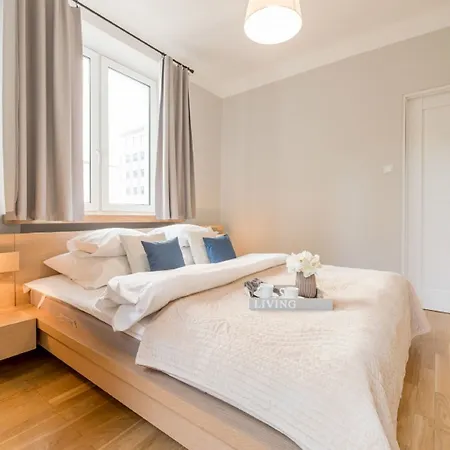 P&o Plac Bankowy Apartment